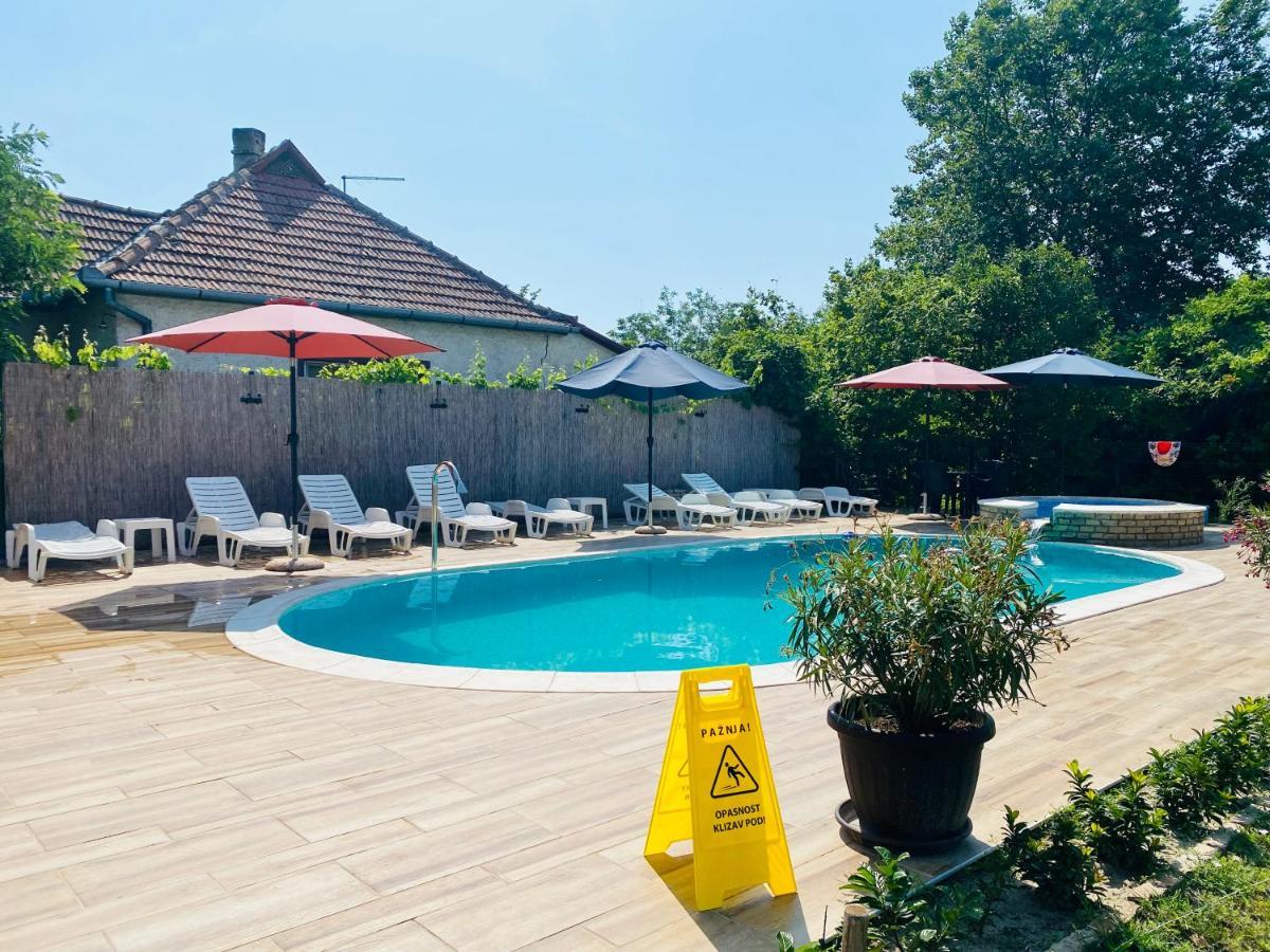 Villa Larus Palic Ngoại thất bức ảnh